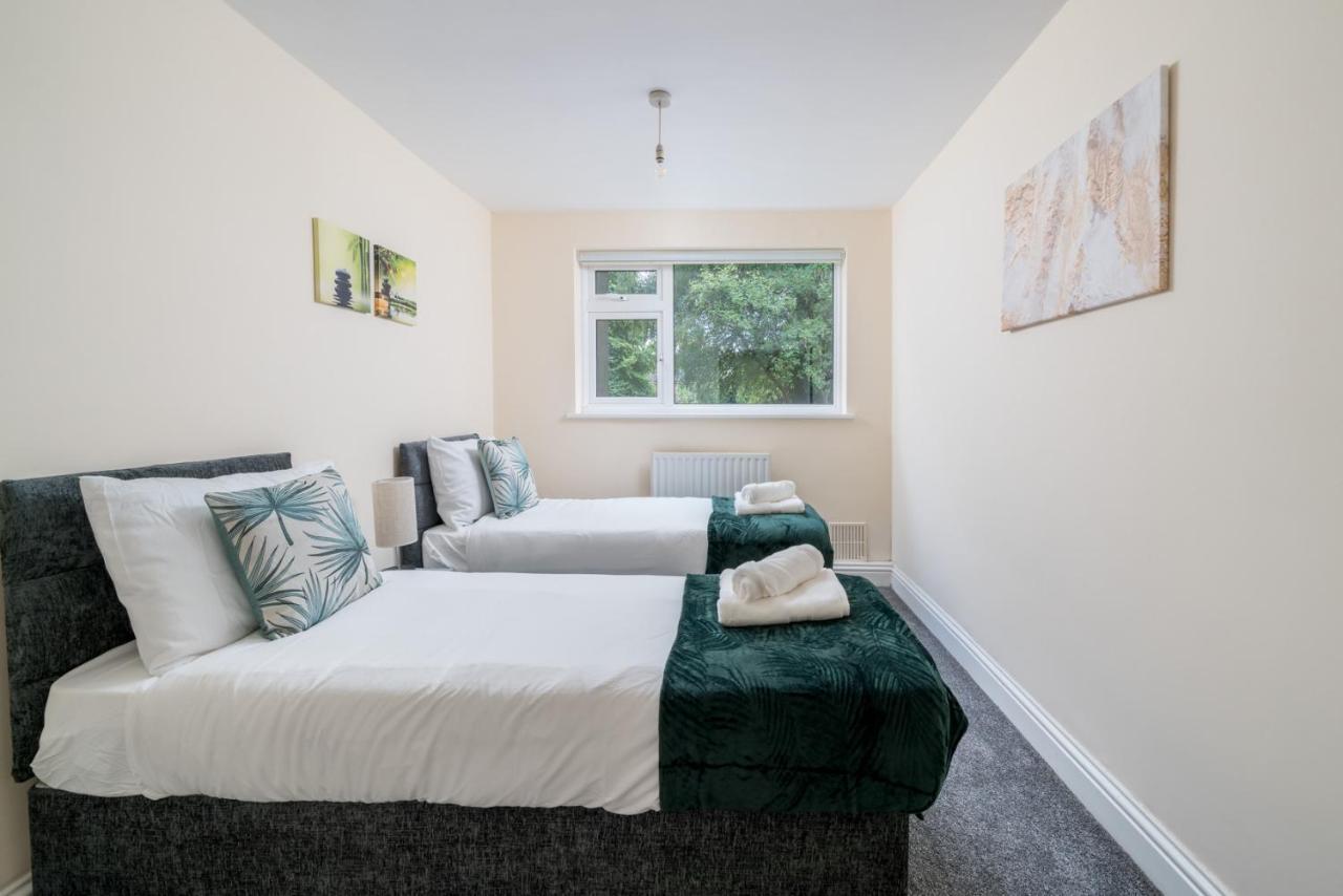 Redhill Surrey 2 Bedroom Pet Friendly Apartment By Sublime Stays Exterior foto