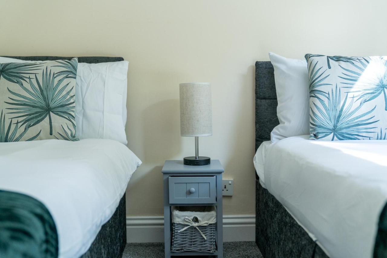 Redhill Surrey 2 Bedroom Pet Friendly Apartment By Sublime Stays Exterior foto