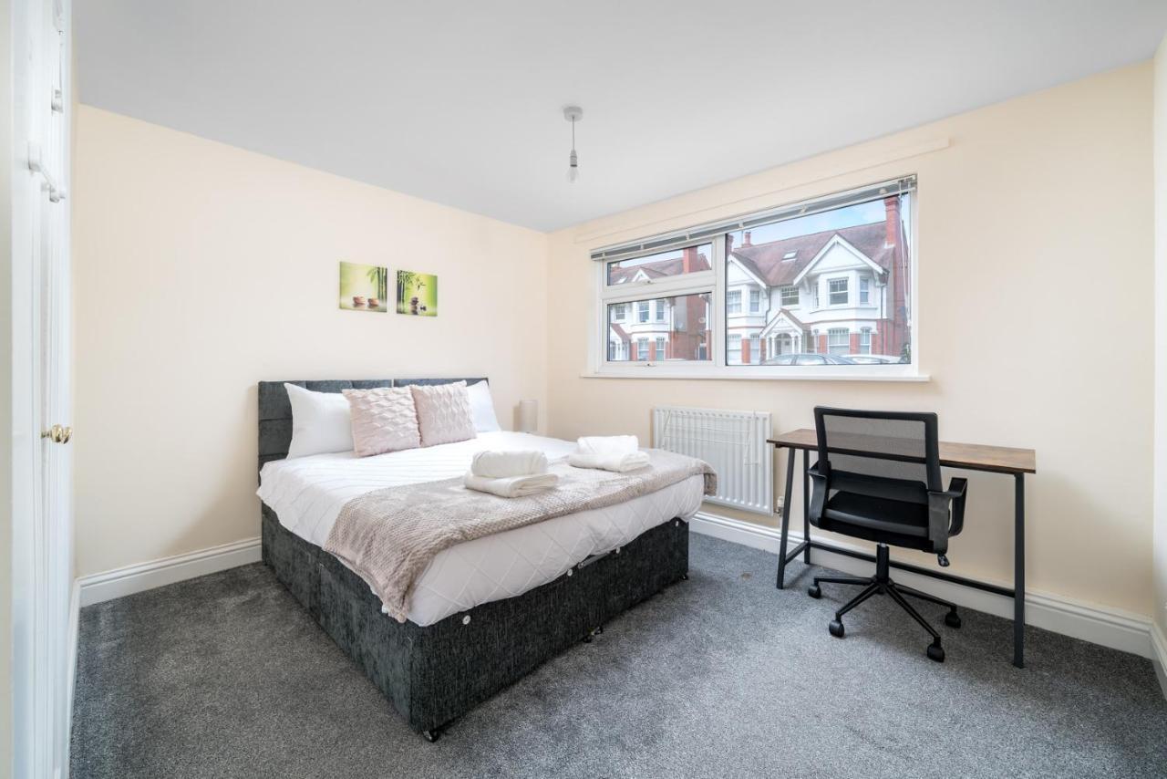 Redhill Surrey 2 Bedroom Pet Friendly Apartment By Sublime Stays Exterior foto