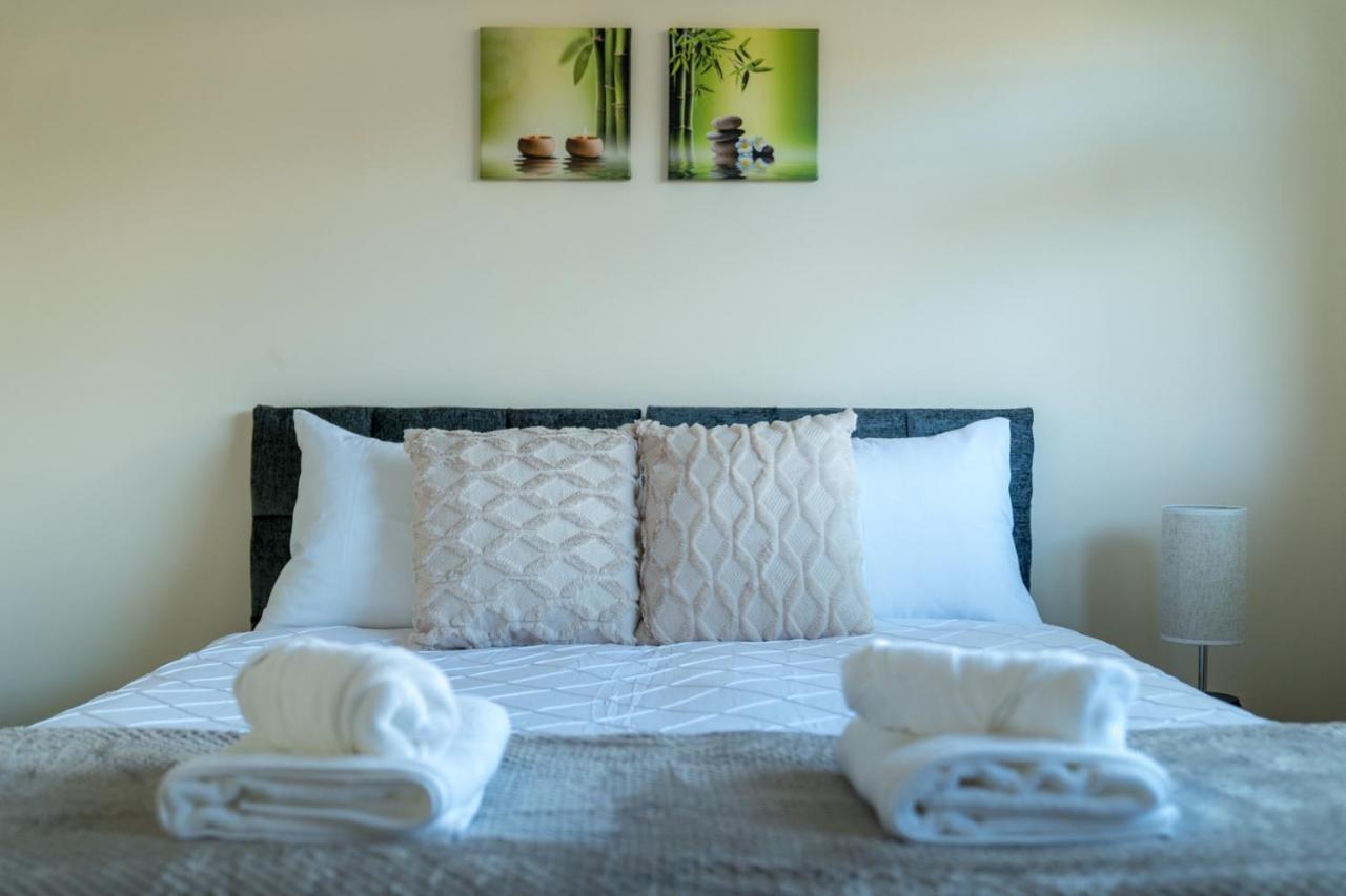 Redhill Surrey 2 Bedroom Pet Friendly Apartment By Sublime Stays Exterior foto